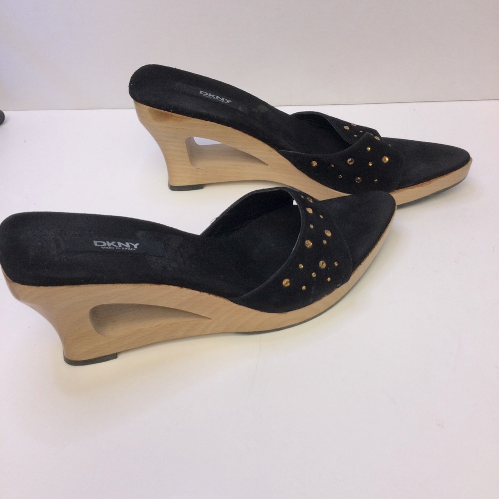 DKNY BLACK SUEDE WOODEN CUTOUT WEDGES SIZE 9 VINTAGE EUC